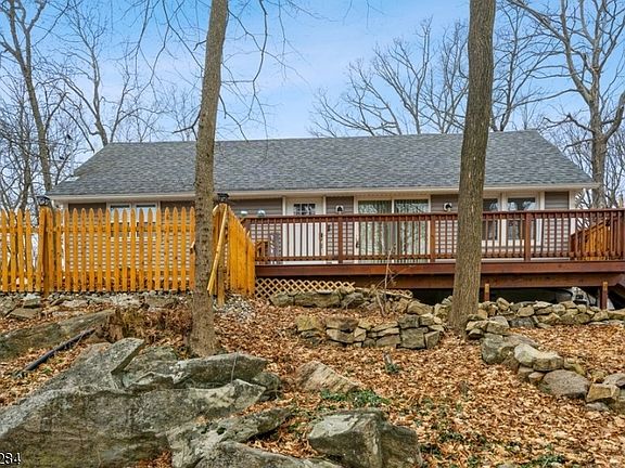 3rd image of 502 Upper Highland Lakes Dr
