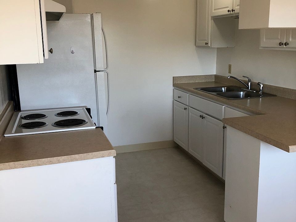 1st image of 301 Van Buren St #14