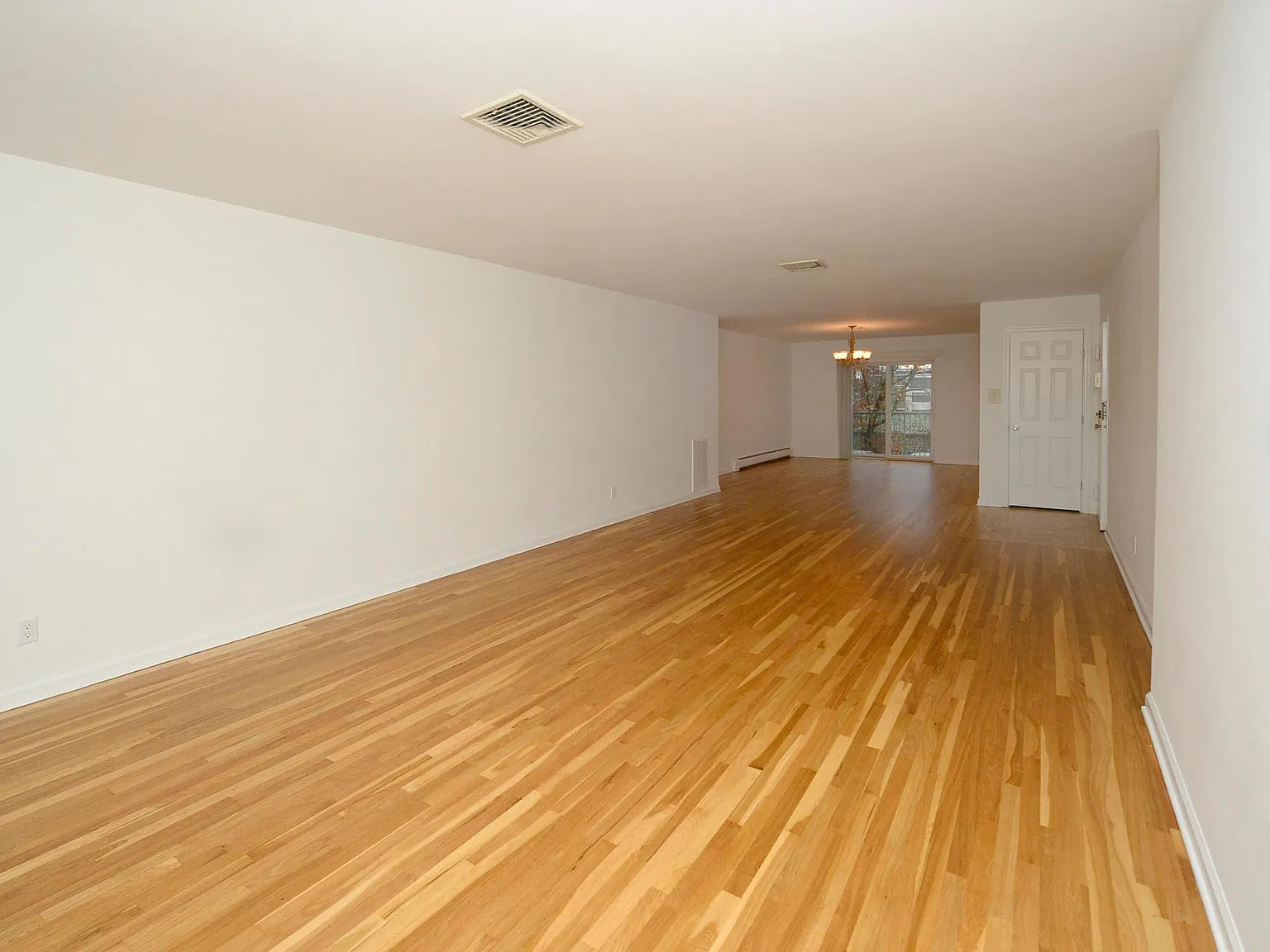 2 bed, $3,400 — Photo 4