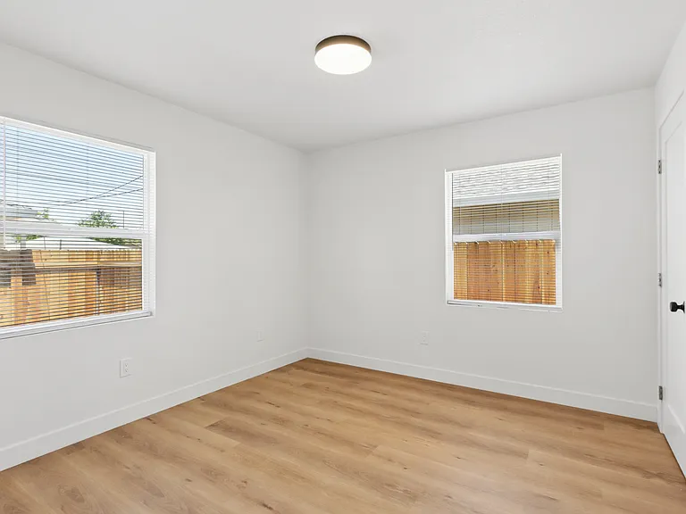 3821 15th Ave — Photo 34
