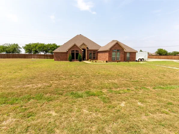 5600 Posada Dr, Fort Worth, TX 76036