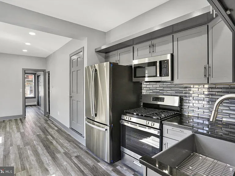 553 Wunder St #2 — Photo 6