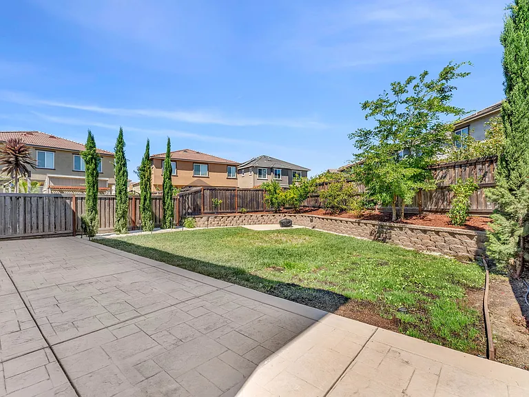 4672 Contralto Dr — Photo 47
