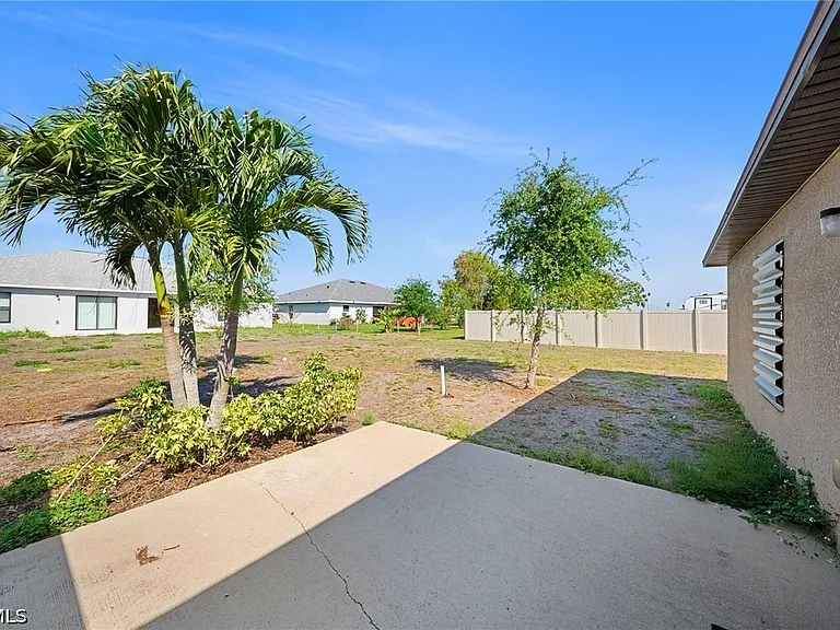 2820 SW 7th Pl — Photo 25