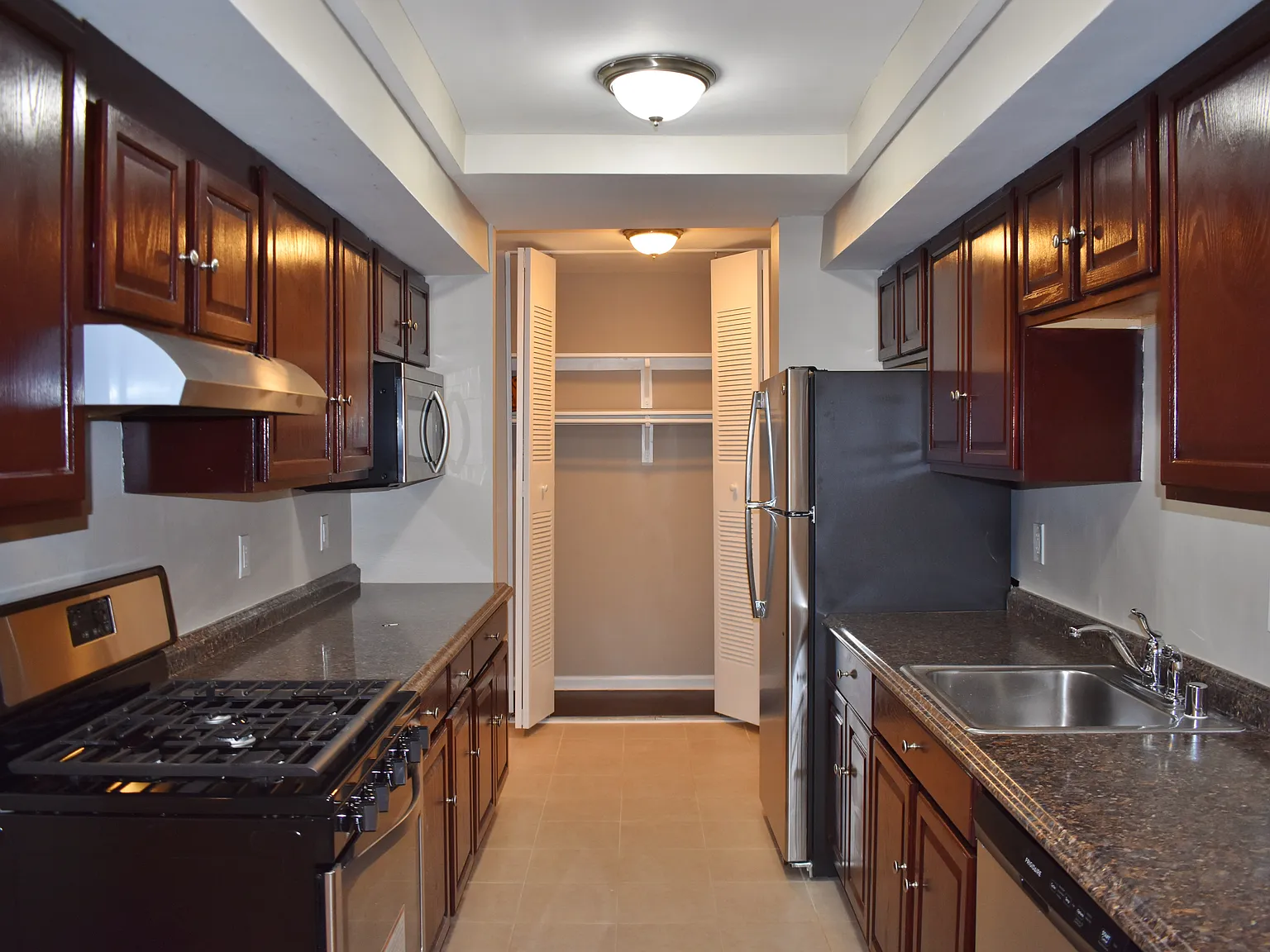 Beautiful 2br 2ba Condo — Photo 2