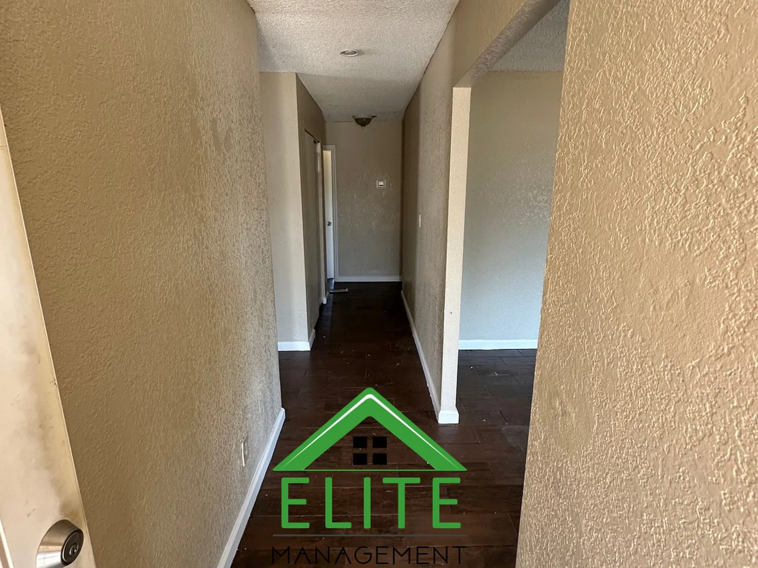 3 bed, 1206 sqft, $2,195 — Photo 2