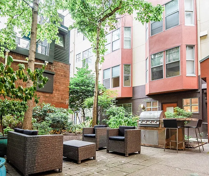 Ellis Court Apartments — Photo 28
