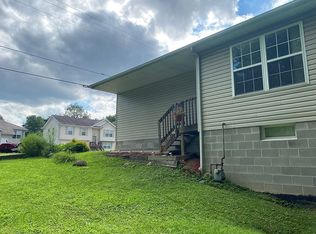 359 W Waterloo Rd, Akron, OH 44314