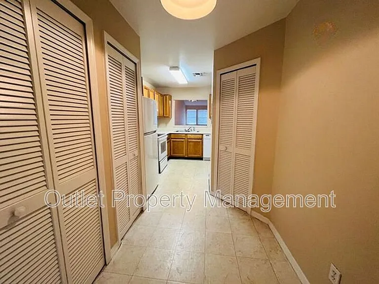 2282 Grenwich Ave #2282 — Photo 10
