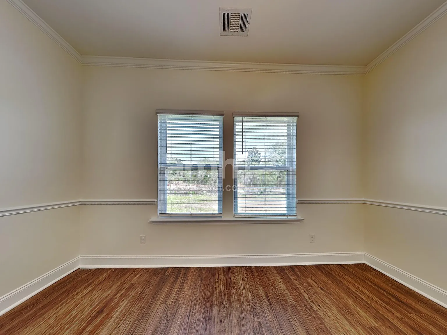 4 bed, 3.5 bath, 2266 sqft, $2,390 — Photo 4