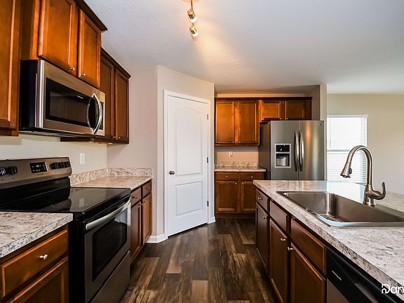 4th image of 3340 Canyon Falls Dr