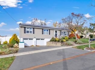 80 Daniel Dr, Stratford, CT 06614