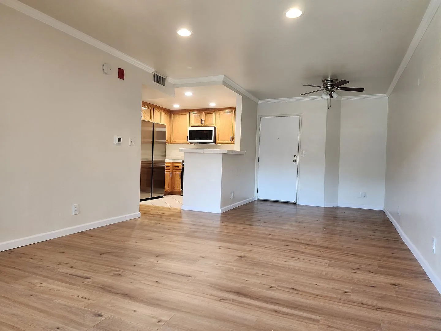 Beautifully Updated One-Bedroom in Warner Center! — Photo 3