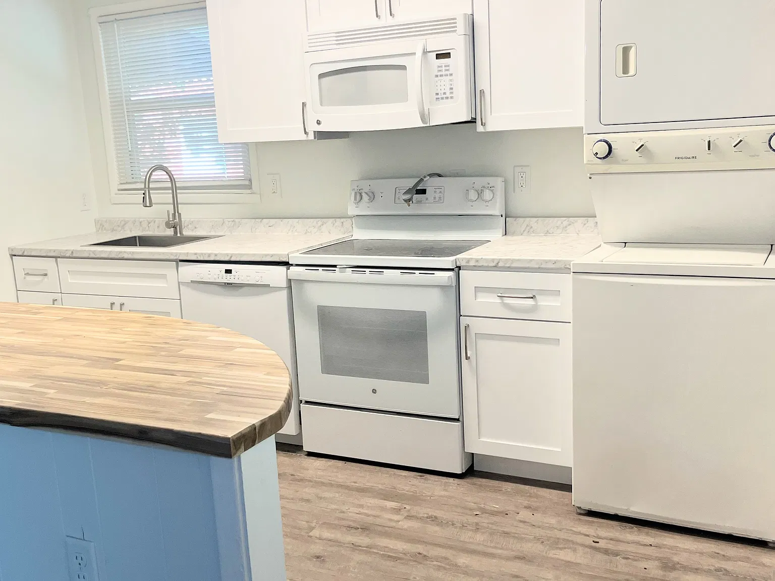 1 bed, 700 sqft, $1,200 — Photo 3