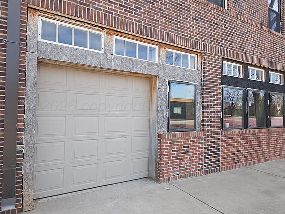 5th image of 322 Main St