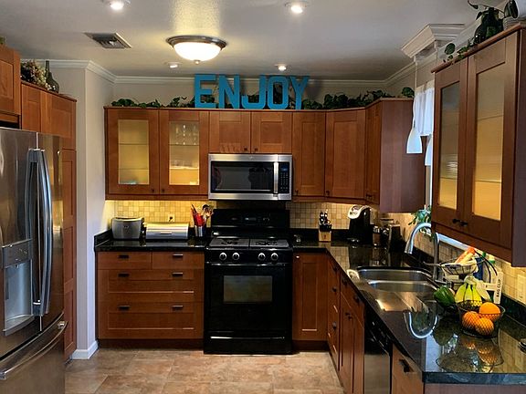 4th image of 3815 Cobblestone Ln