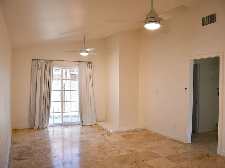 316 N Parker St — Photo 22