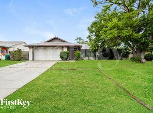 1900 W Chapel Dr, Deltona, FL 32738