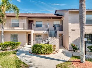 5721 Foxlake Dr, North Fort Myers, FL 33917