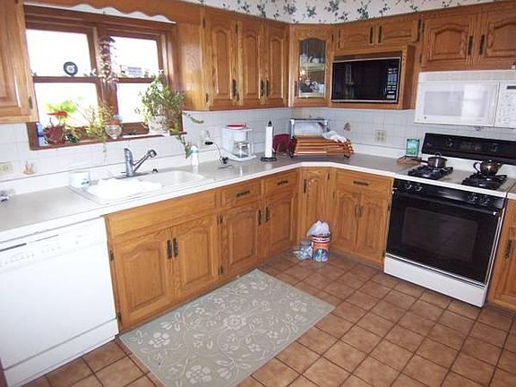 2nd image of 6109 N Maplewood Ave