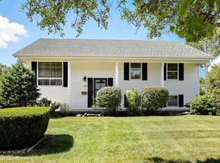 52 Schoenbeck Rd, Wheeling, IL 60090