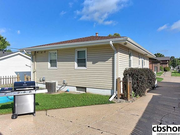 5th image of 2219 Avenue I