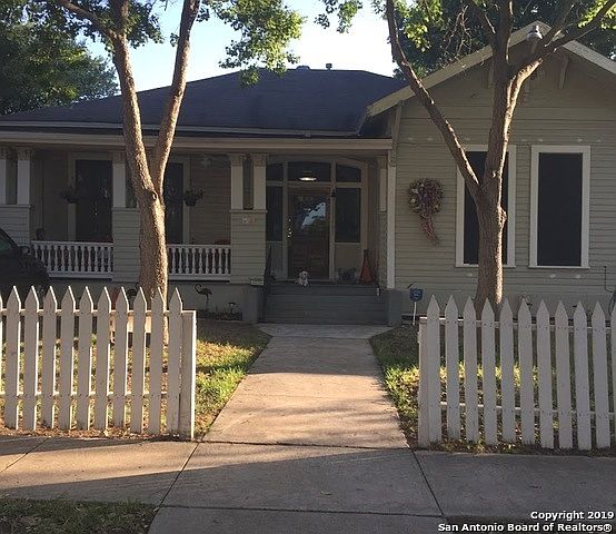 1st image of 320 Lavaca St