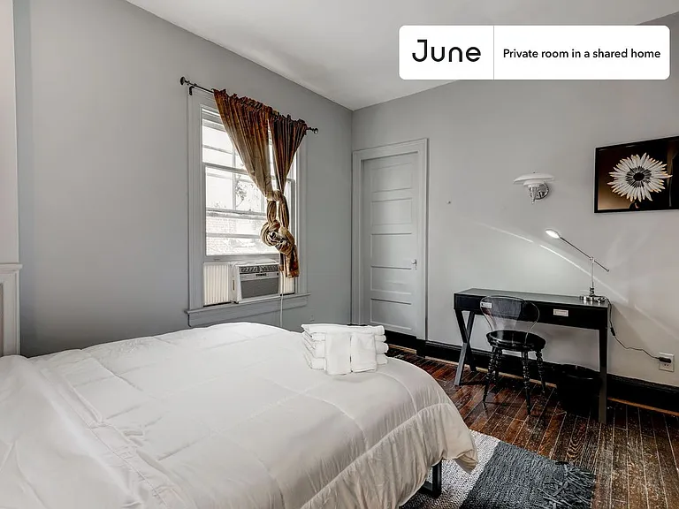2270 Cathedral Ave NW #2B — Photo 3