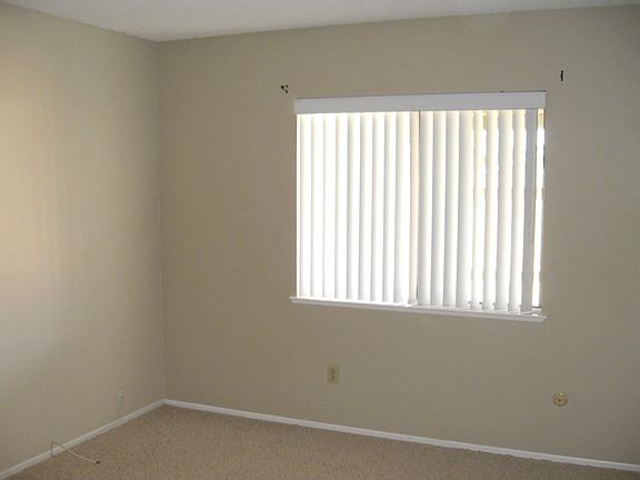 3rd image of 1864 Newton Dr