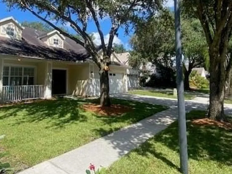 16013 Stags Leap Dr — Photo 2