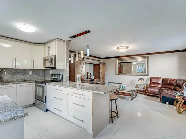 401 Burgundy I #401, Delray Beach, FL 33484