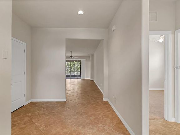 5th image of 601 Cordoba Dr