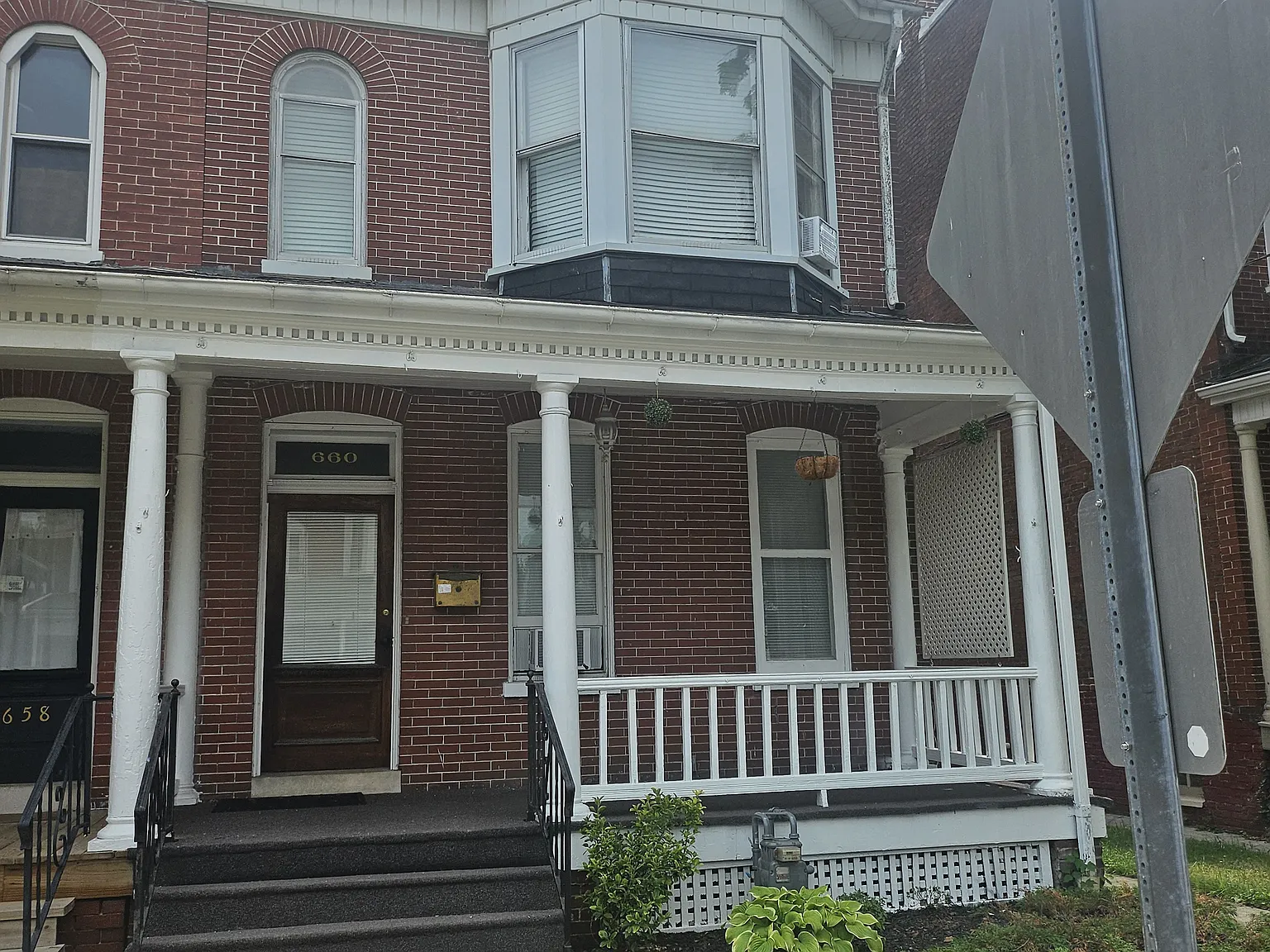 6 bed, 2292 sqft, $800 — Photo 1