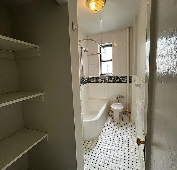 135 Hawthorne St #4D — Photo 7