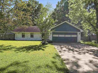 1011 R N Whitfield St, Florence, MS 39073