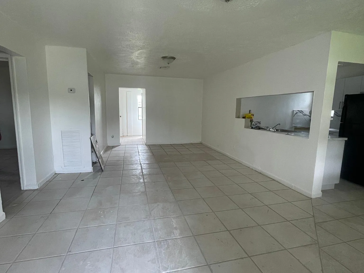 4 bed, 1166 sqft, $2,695 — Photo 2