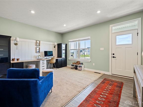 4th image of 2102 Creswell Dr