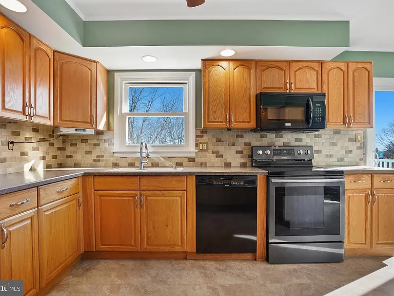 12316 Fountain Dr — Photo 12