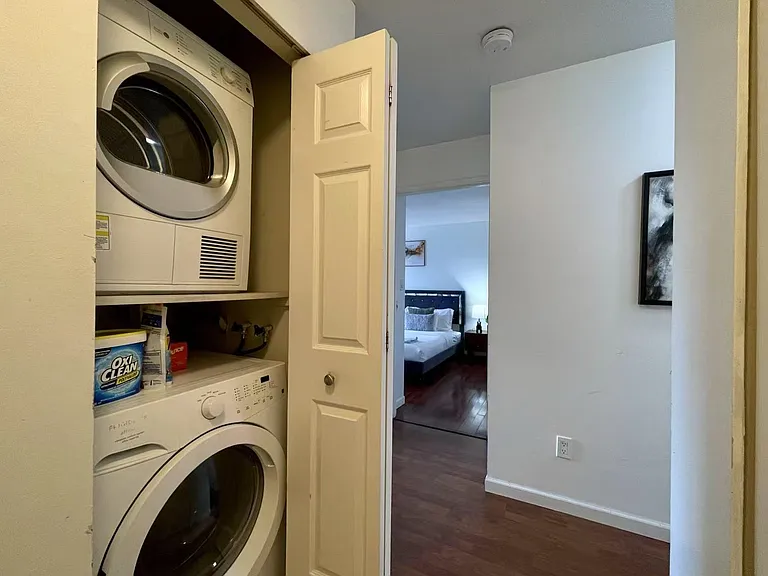 1405 Haro St #302 — Photo 11