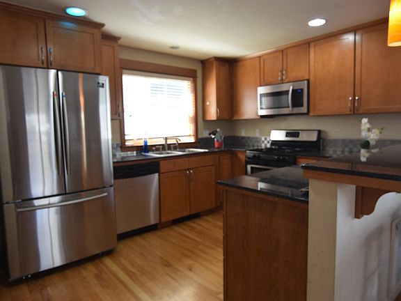5th image of 5006 11th Ave NE #B