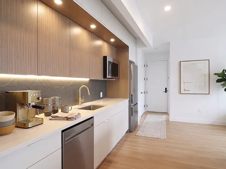 5 Withers St #204 — Photo 3
