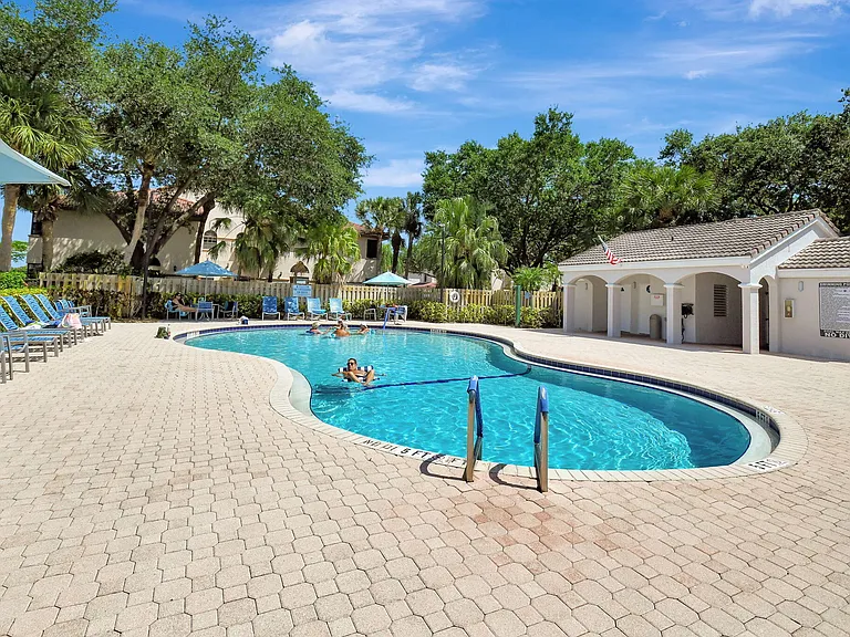 5155 Europa Dr #M — Photo 42