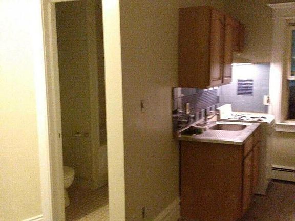 4th image of 154 Beach 9 St #2