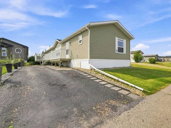 15 Mackenzie Ranch Way #73, Lacombe, AB T4L 0B4