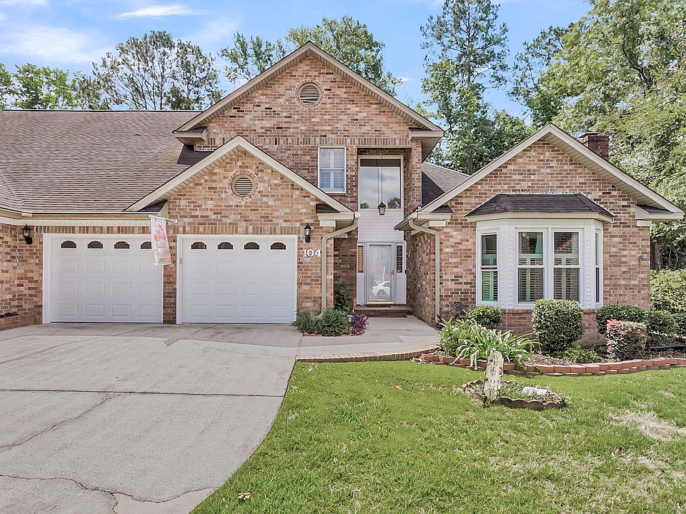 1st image of 104 Dresden Dr