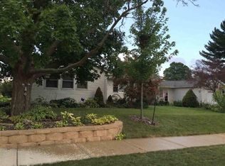 925 Davis St, Sun Prairie, WI 53590