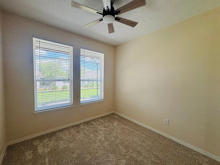 4859 NW 35th Lane Rd — Photo 11
