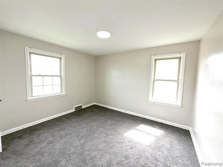11375 Roxbury St — Photo 8