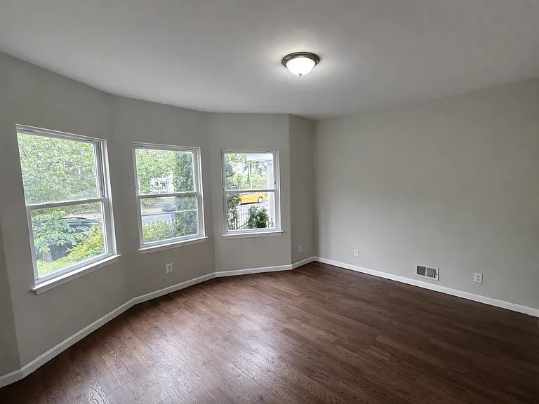 742-744 Bergen St — Photo 10