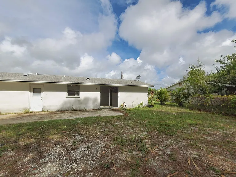 6916 Brentford Rd — Photo 17